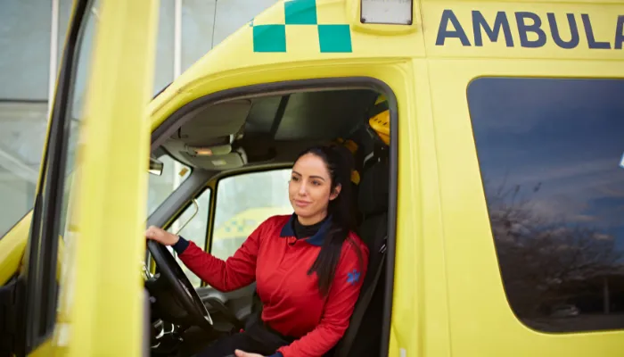 Inilah 7 Syarat Menjadi Sopir Ambulans, Tak Hanya Pandai Menyetir!